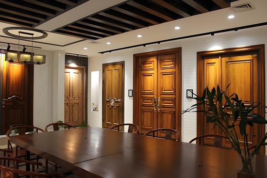 高性价比木门品牌对比,哪个更适合您?(图1) 高性价比木门品牌对比,哪个更适合您?(图1)