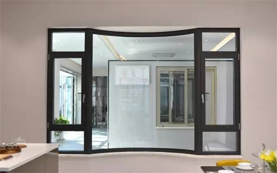 实用门窗保温性能提升指南:材料选择与设计要点(图1) 探索实用门窗品牌的绝佳保温性能