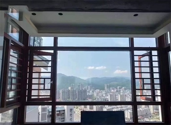 实用门窗保温性能提升指南:材料选择与设计要点(图2) 探索实用门窗品牌的绝佳保温性能